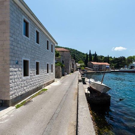 Romeo And Juliet Apartments Tivat Eksteriør billede