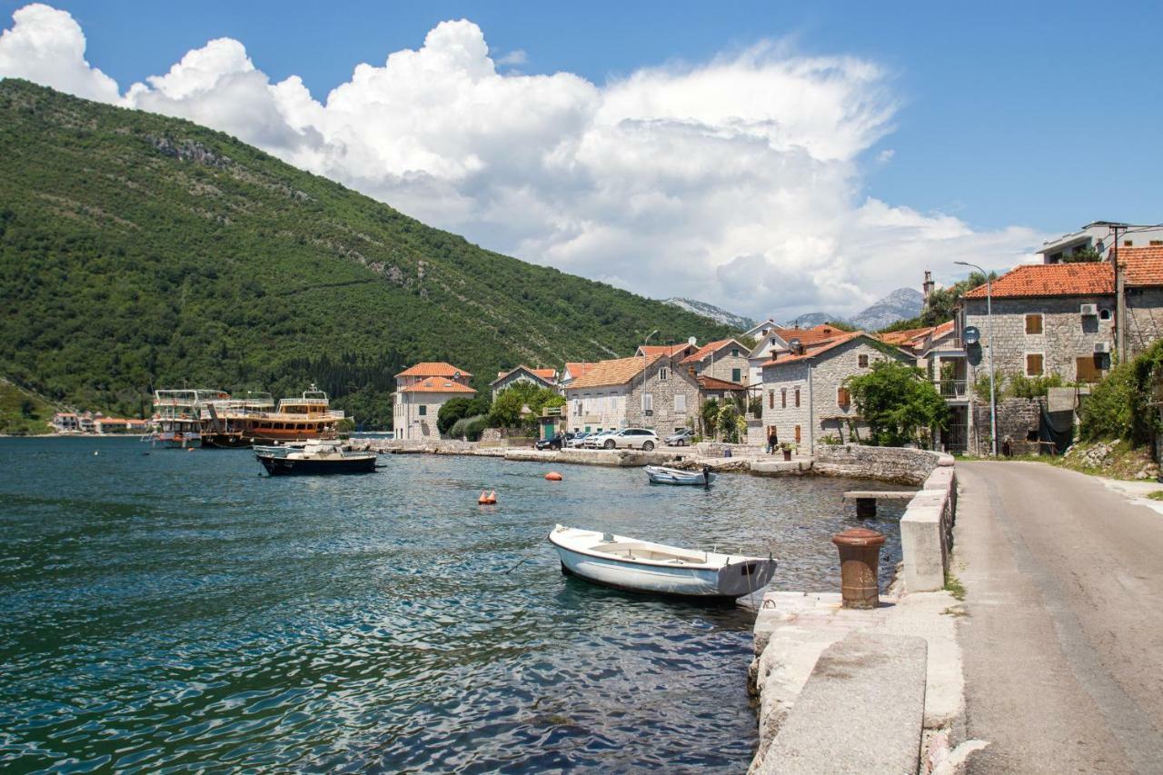 Romeo And Juliet Apartments Tivat Eksteriør billede
